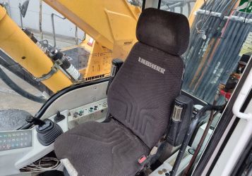 Liebherr A934C