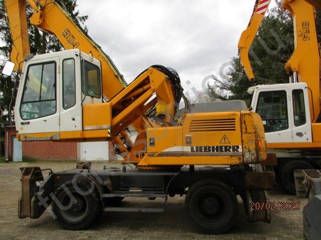 Liebherr A 904