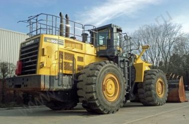 Komatsu WA 900