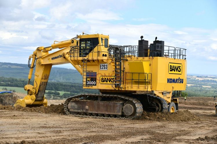 Komatsu PC3000