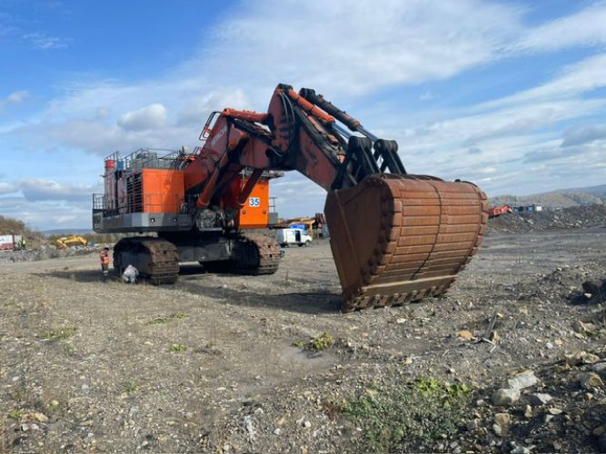Hitachi EX3600