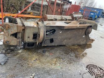 Liebherr A934 с ножницами LaBounty